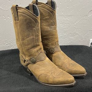 🔥🔥 Brown ABILENE SAGE Soft Leather Snip Toe Chain Western Boots - EXCELLENT